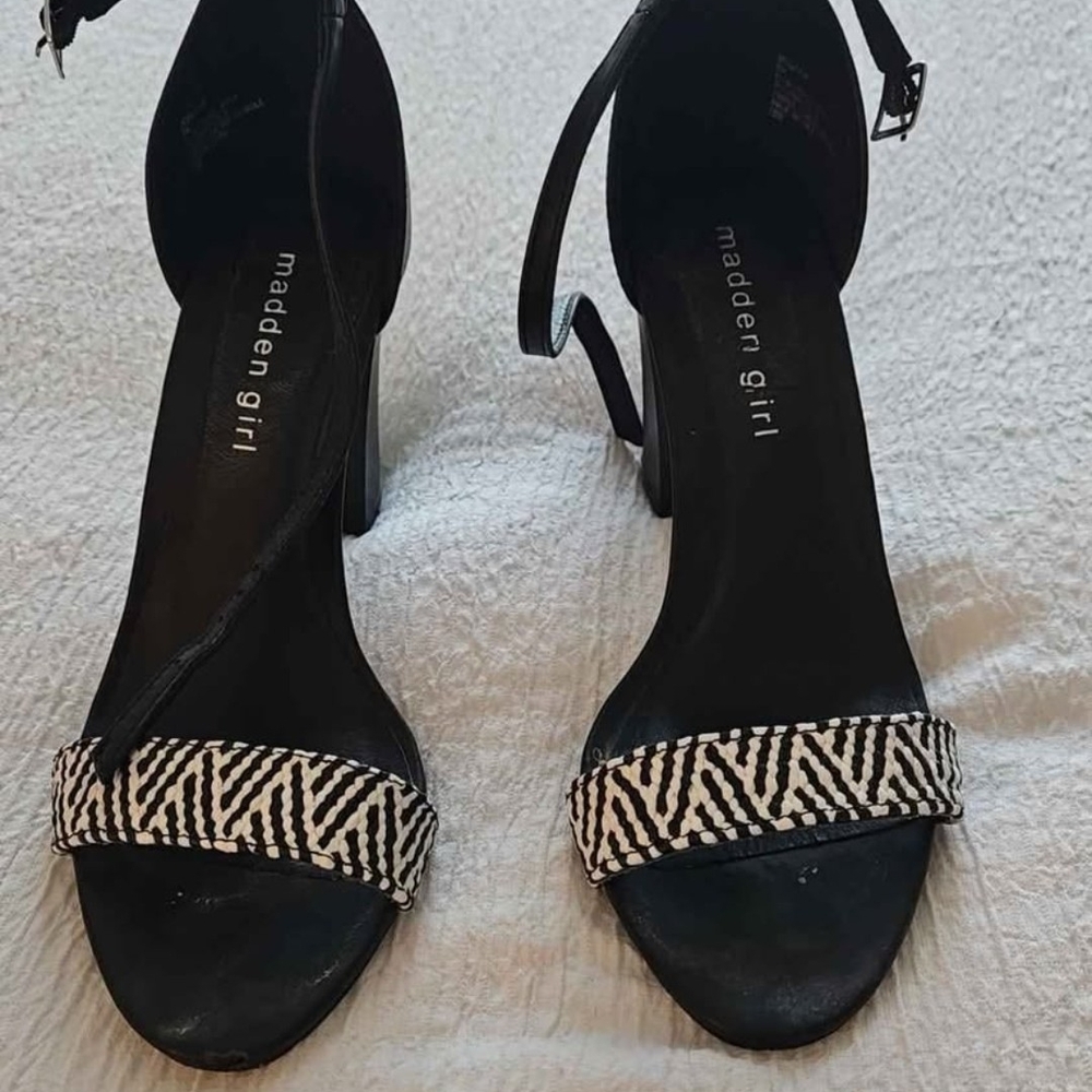 Madden Girl Black and White Geometric Heels